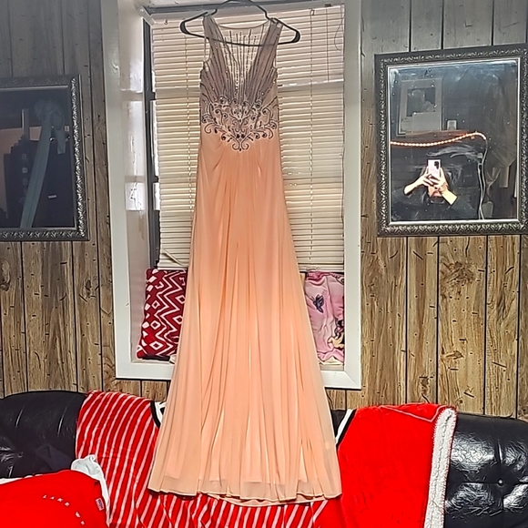 PROM DRESS - Picture 3 of 7